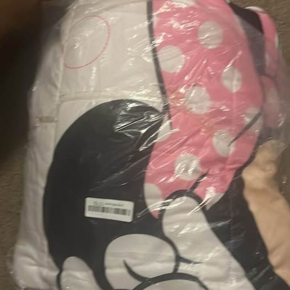Disney Minnie Mouse Comforter - Picture 1 of 1